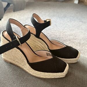 Like new Black Wedge Sandals
